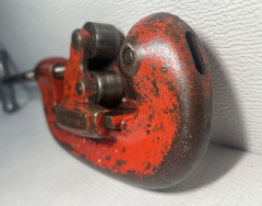 Vintage RIDGID Pipe Cutter No. 2 Heavy Duty 1/8&Prime; To 2&Prime; Ridge Tool Co No 1-2