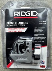 RIDGID 86127 118 Close Quarters AUTOFEED&reg; Tubing Cutter 1/4 &ndash; 1 1/8&Prime; Capacity
