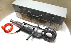 RIDGID 700 Pipe Threader w/ 12-R Die Set & &ldquo;BRAND NEW&rdquo; Metal Case (100% TESTED)