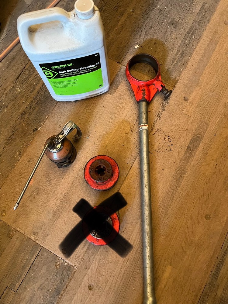 RIDGID 30118 12-R Threader Ratchet Head & Handle with 1/2&Prime; Die and Oil
