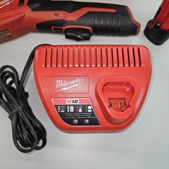 MILWAUKEE M12 Pipe Tubing Cutter Kit Battery and Charger And Case