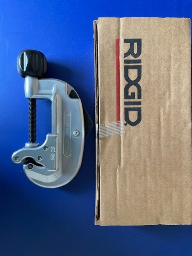 Ridgid Screw Feed Tubing Cutter, 32930 No. 20, 5/8&Prime; &ndash; 2-1/8&Prime; 15mm &ndash; 54mm NIB!