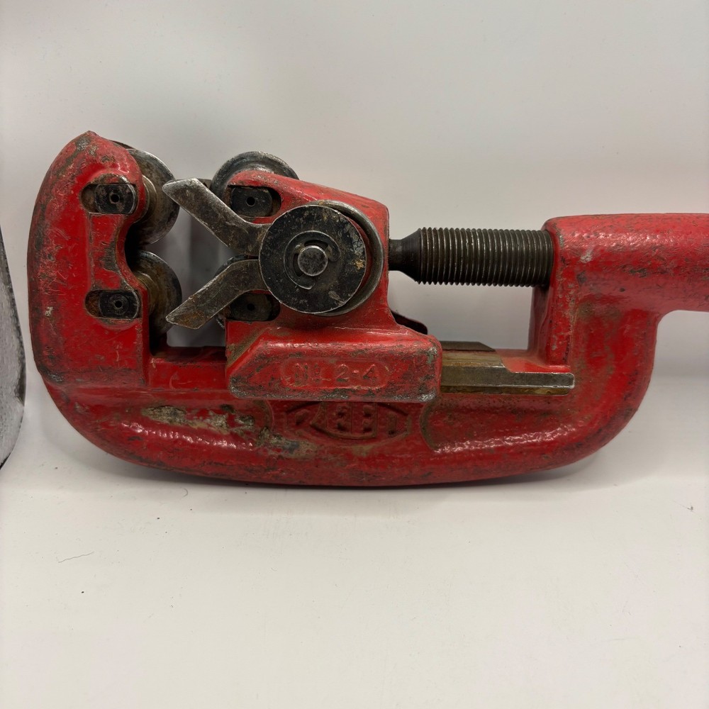 Reed MFG Co Pipe Cutter 1/2-2 Red Heavy Duty Plumbing Tool No. 2 4 Wheel Cutter