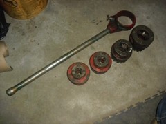 Ridgid 12-R Pipe Threader w/ 4 Die heads 1/2, 3/4, 1, 1 1/2&Prime;