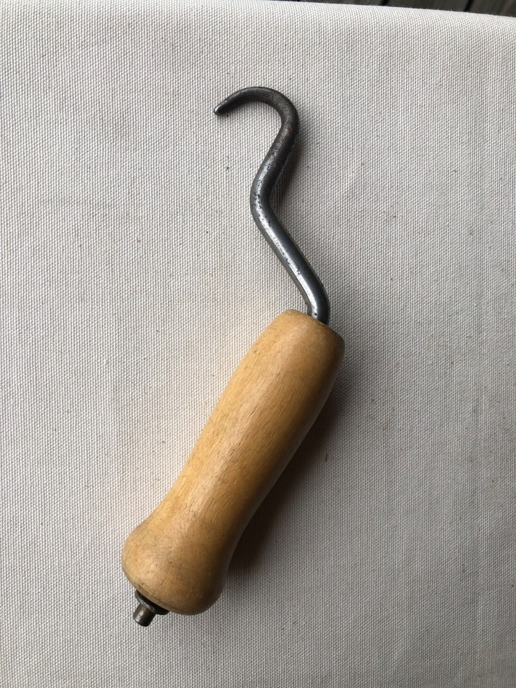 VTG Rebar Wire Twister with Wooden Handle, Manual Pull Tie Twister Tool