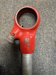 Ridgid 00-R Manual Ratchet Pipe Threader With Three NPT Dies &ndash; 1/8&rdquo;,1/2&rdquo;,3/4&rdquo;