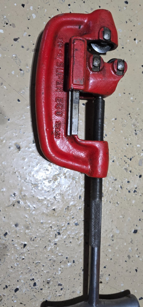 SUPER EGO PIPE CUTTER 710-2, 1/2&rdquo; to 2&rdquo; capacity &ndash; free Shipping