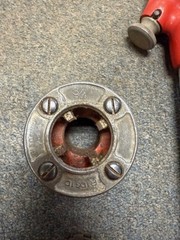 Ridgid 00-R Manual Ratchet Pipe Threader With Three NPT Dies &ndash; 1/8&rdquo;,1/2&rdquo;,3/4&rdquo;