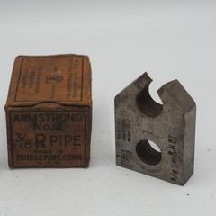 Armstrong Bros. Adjustable Dies for Pipe No.2 Size 3/8&Prime;