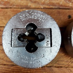 Greenfield Little Giant 1/2-13 & 5/8-11 NC Adjustable Die No. 7 Head 2 3/4&Prime; Dia