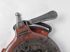 Ridgid Universal Die Head 1/8&Prime;-2&Prime; Pipe 1/4&Prime;-2&Prime; Bolt Hard to Turn Parts or Repair