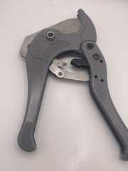 HDX Ratcheting Cutter PVC Pipe Cutting &ndash; Up to 1-5/8&Prime;