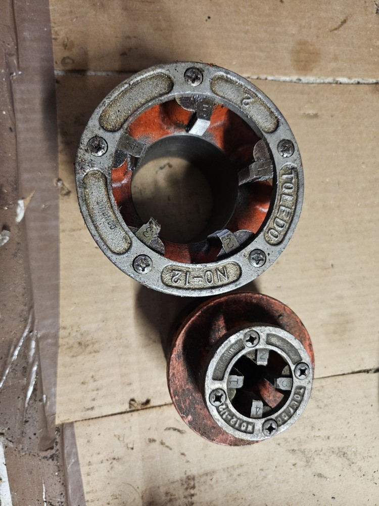 2 Toledo Manual Ratcheting Die Threading Head No. 12 Size: 2&Prime; And 1/2&Prime;