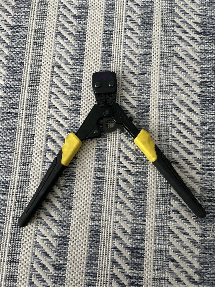 Apollo 3/8 in., 1/2 in. and 3/4 in. PEX Quick-Cinch Clamp Too