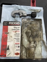 RIGID CAT. 32910 [Model 10] Tubing and Conduit Cutter 1/8&rdquo; &mdash; 1&rdquo; Model No. F-158