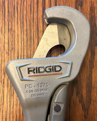 Ridgid PC-1375 (35mm) Plastic Tubing/Pipe Cutter Pre-Owned