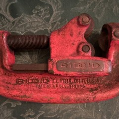 RIDGID No. 1-2 Heavy Duty Screw Feed Pipe Cutter, 1 in to 2 in