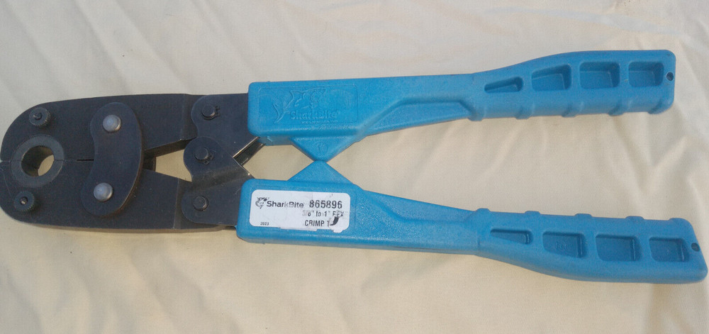 SharkBite 865896 1/2&Prime; PEX Crimp Tool Includes 1/2 Inch Dies Works Great **READ**