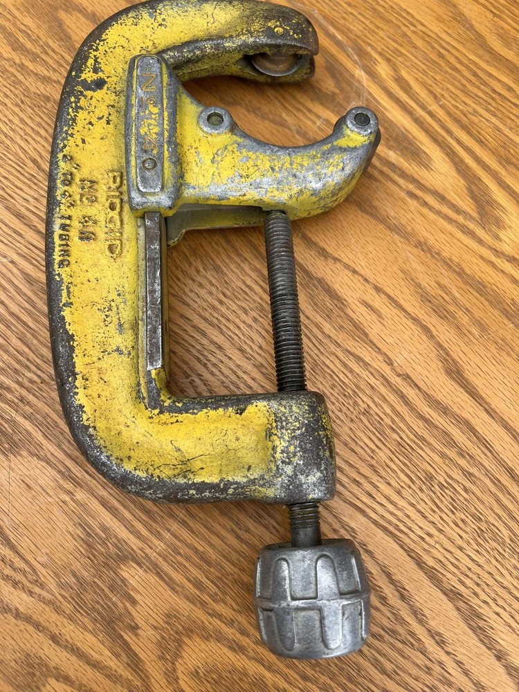Vintage Ridgid No 40 C-Frame Tubing Cutter 2-4 In Heavy Duty Yellow USA