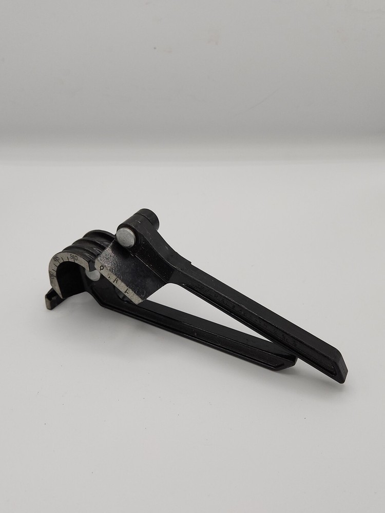 Biltek NPTC-368-2Q Pipe Tube Bender (3 in 1 1/4&Prime; 5/16&Prime; 3/8&Prime; OD Tubing 90