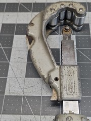Ridgid No. 205 Pipe Cutter 1/4&Prime;-2 3/8&Prime; Heavy Duty Aluminum Framed Plumbing Tool