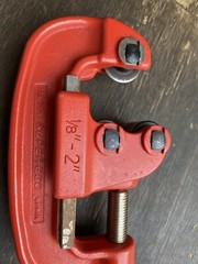 Superior Tools Pipe Cutter 1/8&Prime;-2&Prime; Heavy Duty Drop Forged Steel Made In Spain
