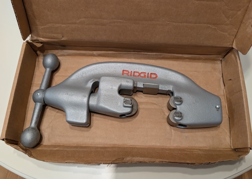 New Old Stock RIDGID 820 Wheel-Type Pipe Cutter Assembly 42390 Genuine OEM 535