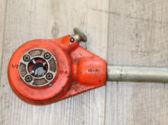 Ridgid 12-R 1/2&Prime; Pipe Threader w/ Handle *Pre-Owned* Free Shipping