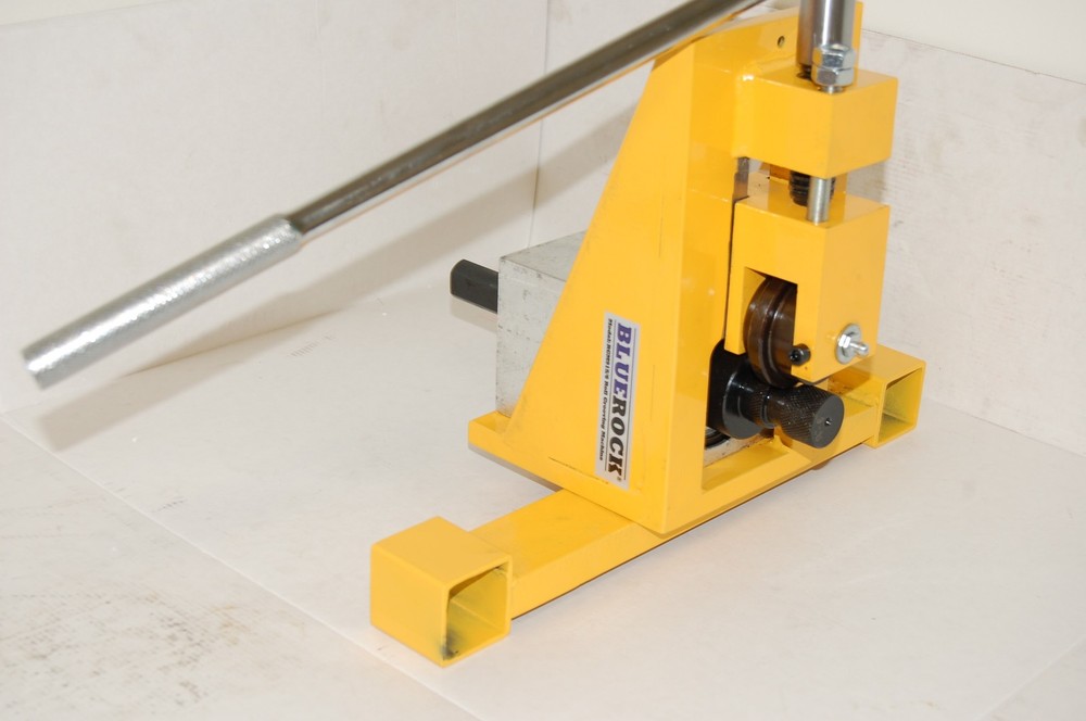 BLUEROCK &reg; Tools RGM915/6 Roll Grooving Machine Fits RIDGID &reg; 300 &ndash; Roll Groover