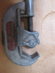 Lot of 4 pipe / tubing cutters