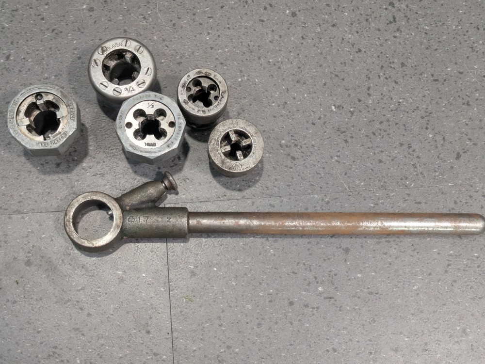 Toledo Pipe Threading Machine Co Ratchet Pipe, Pipe dies Vintage, Beaver,NYE
