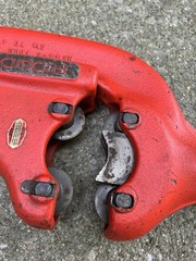 🇺🇸Ridgid 32880 Model 44-S 4-Wheel Pipe Cutter 2-1/2&Prime; &ndash; 4&Prime; Capacity🇺🇸