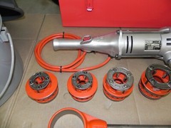 RIDGID 700 PIPE THREADER 115V, 12R set 1/2&Prime;- 2&Prime;,case, Stand, oiler Refurbished