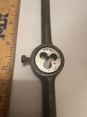 VINTAGE 7MM (M7 X 1.0) ROUND DIE + 9&Prime; STEEL 1&Prime; RND DIE HOLDER WRENCH