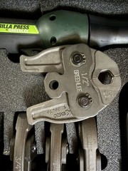Greenlee Gorilla Press ES32FML Copper Press Tool Kit 1/2-1-1/4&Prime; Jaws Case