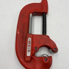 RIDGID 32840 Model 4-S Heavy-Duty Pipe Cutter 2-in to 4-in Steel Pipe Cutter