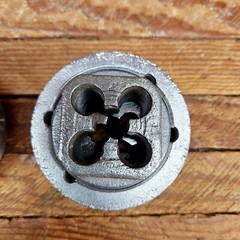 Greenfield Little Giant 1/2-13 & 5/8-11 NC Adjustable Die No. 7 Head 2 3/4&Prime; Dia