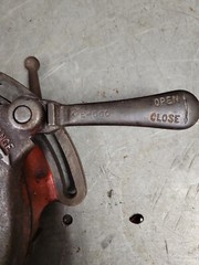 RIDGID E-660 UNIVERSAL DIE HEAD and Ridgid 515 (e-671) (2 DIE heads)