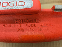 RIDGID Heavy Duty Four Wheel 2 1/2&Prime;-4&Prime; Steel Pipe Cutter No 44-s