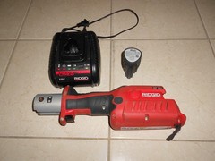 RIDGID MODEL RP 241 PROPRESS TOOL WITH BATTERY AND CHARGER
