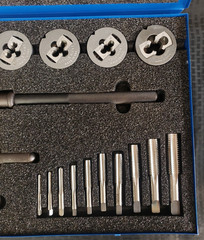 461184 &ndash; Greenfield Industries Little Giant Tap & Die Set No 7-1/2 and No 37-1/2