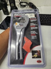 RIDGID 23493 PC-1375 ML Plastic Pipe and Tubing Cutter, 1/8&Prime; &ndash; 1-3/8&Prime;