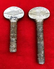 LOT T28 VINTAGE REED MFG CO PIPE THREADING TOOL PARTS, INCL. 3/8 R & 3/4 R DIES