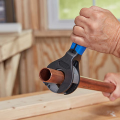 KOBALT Ratcheting Pipe Cutter (Copper, Brass And Aluminum) 5/16&Prime; &ndash; 1 1/8&rdquo;