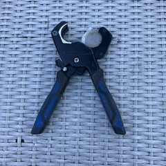Kobalt 2146971 Pex Cutter Cuts Up to 1 inc For Rubber & Plastic Tubing New(11)