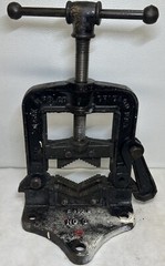 Vintage MARK MFG Co Chicago No. 3 Pipe Vise E458A Bench Mount Fitting Plumbing