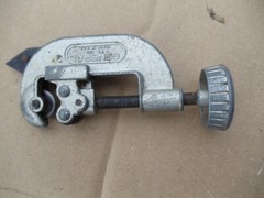 General Tools No.120 Screw Metal Pipe Tubing Conduit Cutter 1/8&Prime; to 1-1/8&Prime; O.D.
