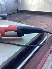RIDGID 690 Hand Held Pipe Threading Machine With 6 Dies