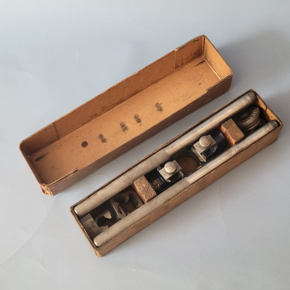 Craftsman solid 3-die pipe-threading set in original box R-5524