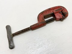 **GENUINE** RIDGID 32820 Heavy Duty Screw Feed Pipe Cutter 1/8in to 2in **USED**